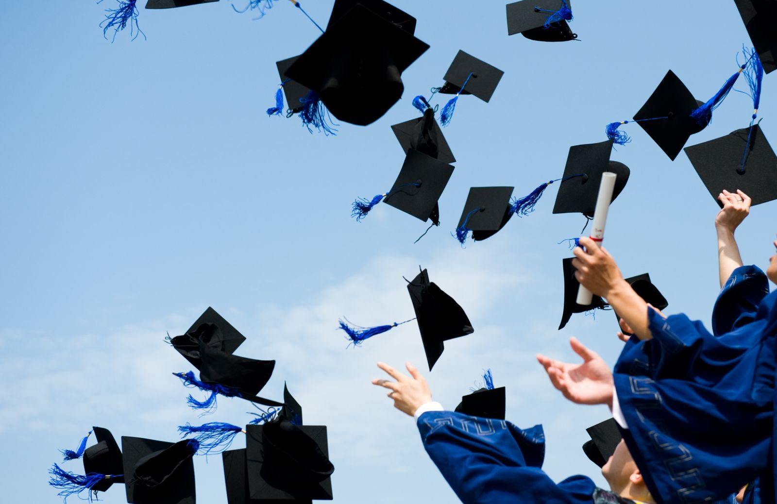 10 frasi di congratulazioni per una laurea
