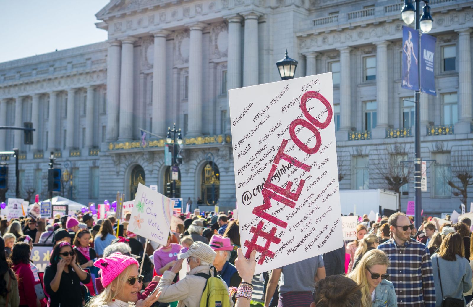 Da Google a McDonal's: #MeToo, le donne protestano contro le molestie 