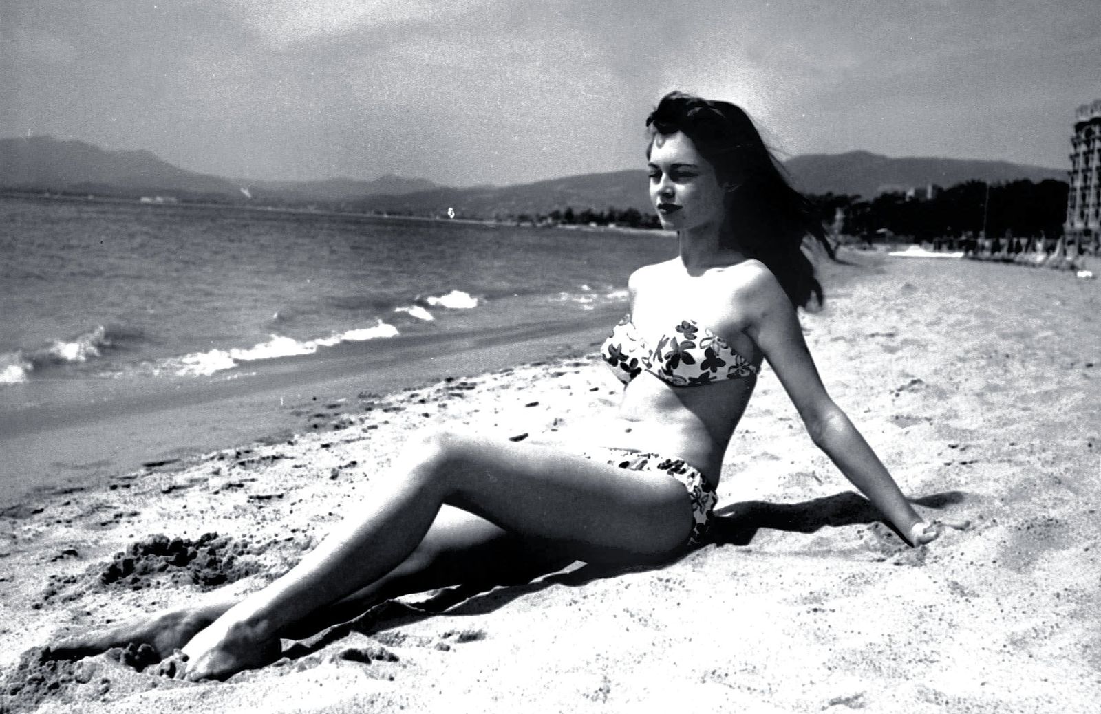 Storia del bikini: anni 60, fuori l'ombelico!