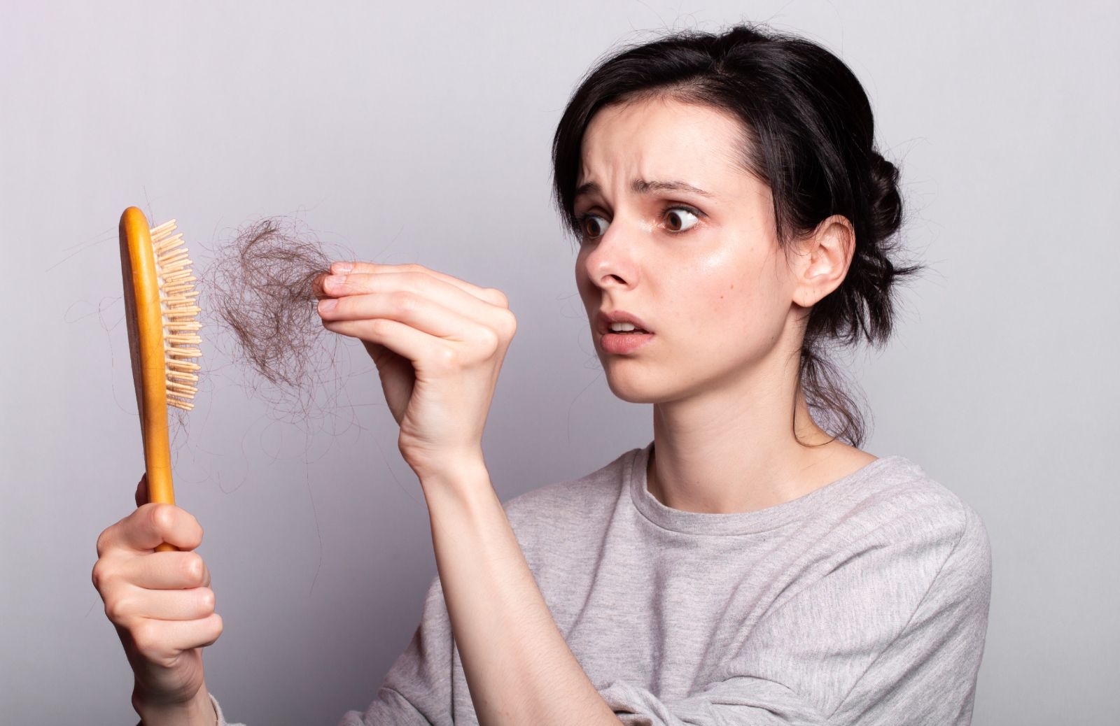 Caduta dei capelli in primavera: perché avviene, come affrontarla