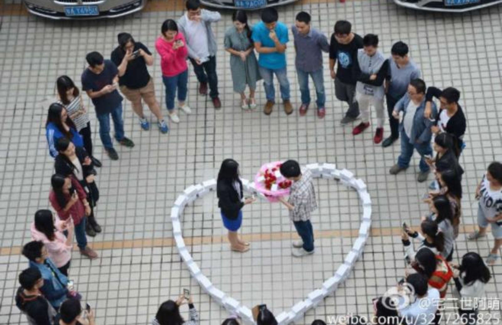 Proposte di nozze in Cina: quando l'esagerazione non aiuta il futuro sposo