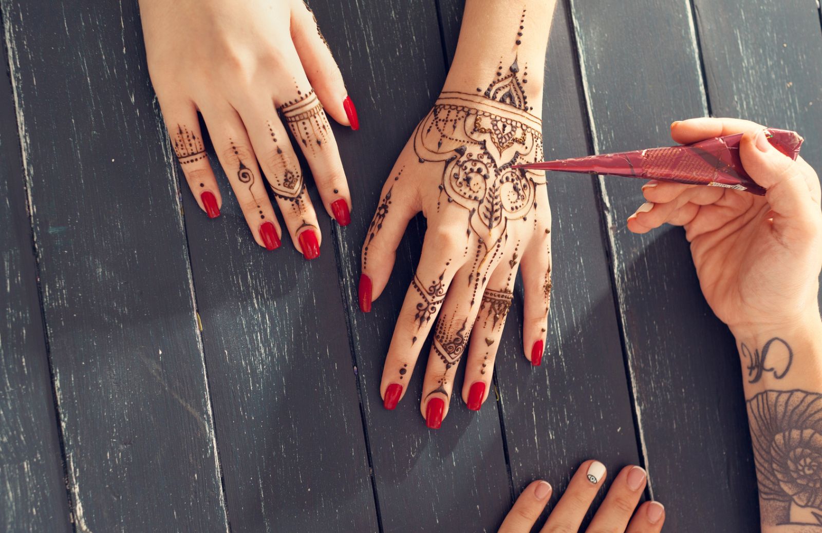 Come fare un tatuaggio all'henné