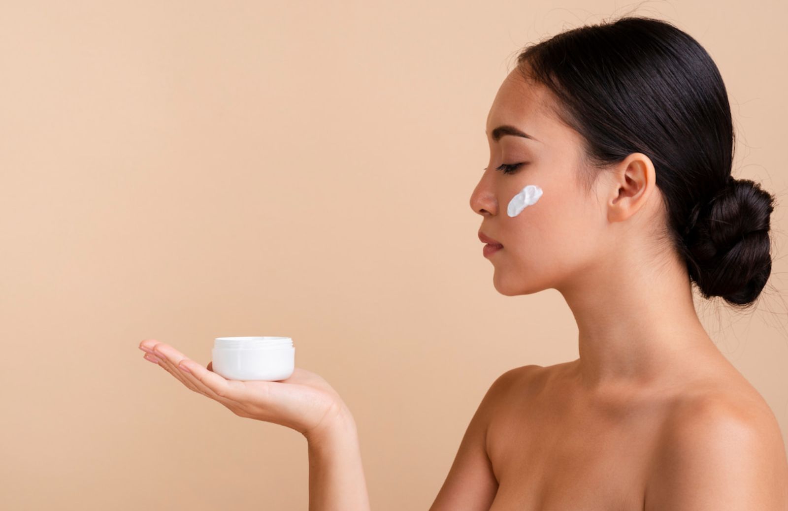 Ceramidi: cosa sono e a cosa servono nelle creme viso