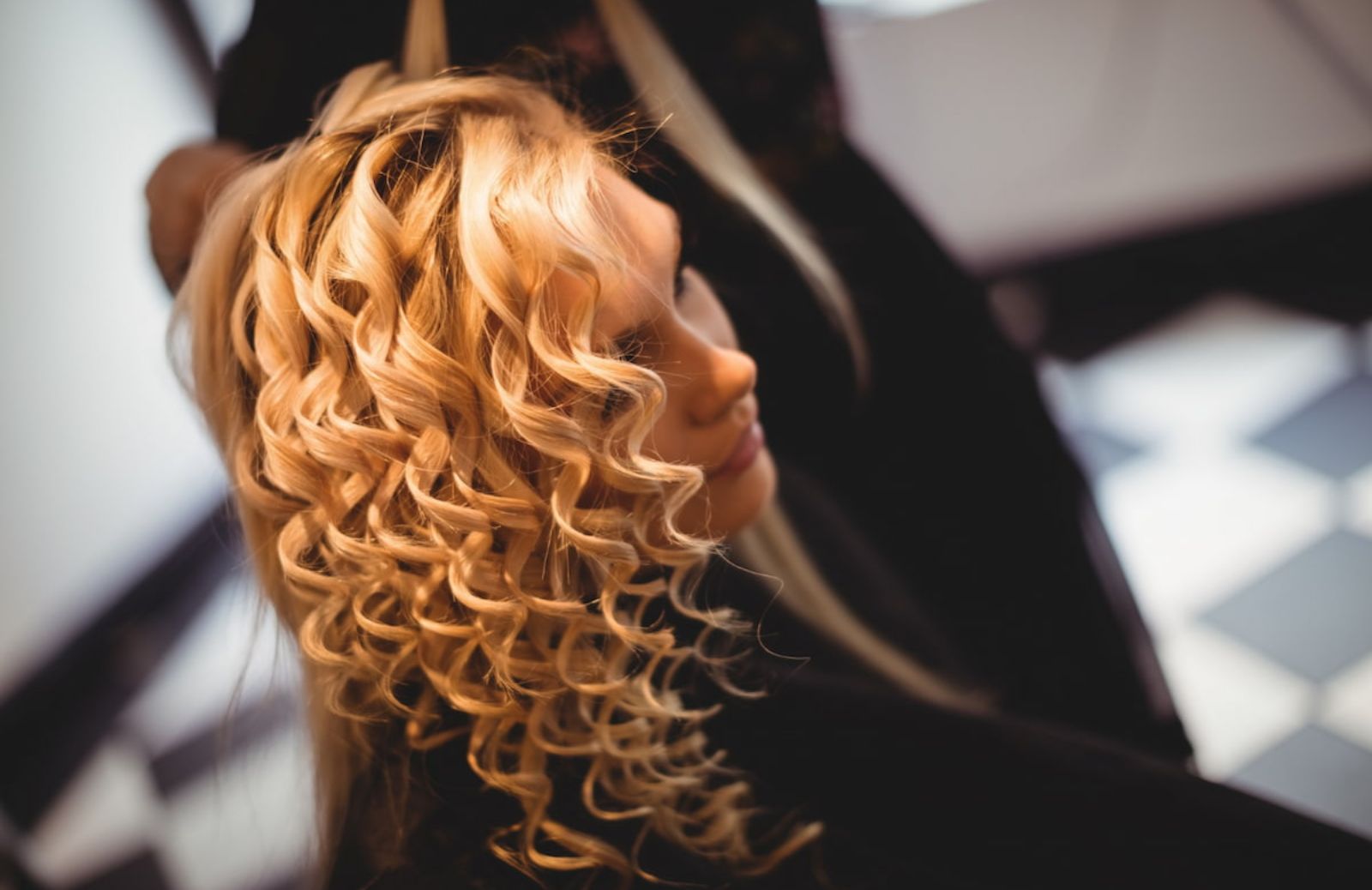 Capelli, tutto sul degradé: cos'è, come si fa (e quanto dura)