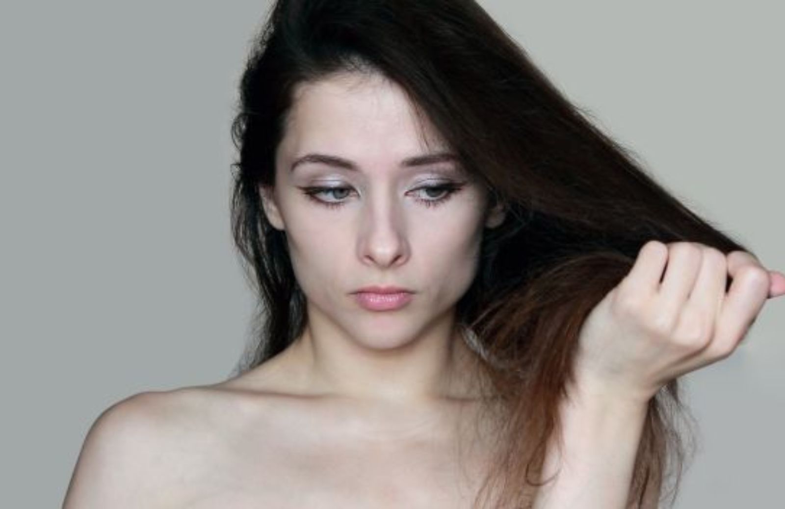 Come preparare una maschera detox per capelli stressati