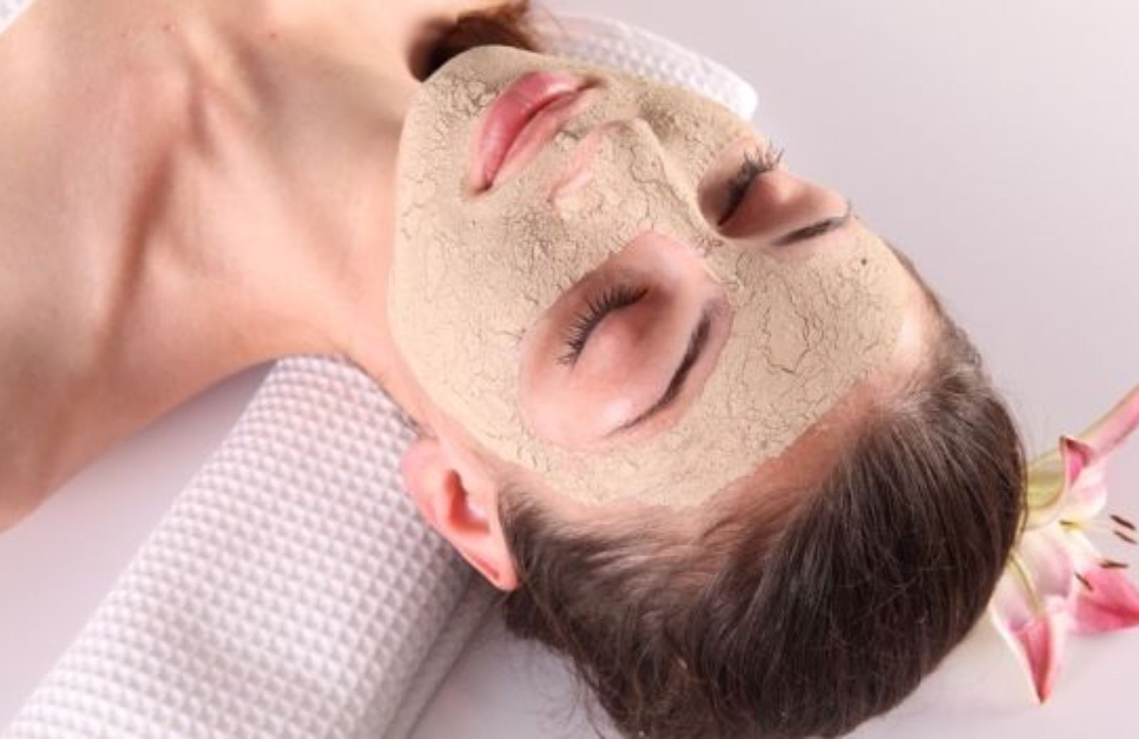 Come prendersi cura della pelle mista: i trattamenti