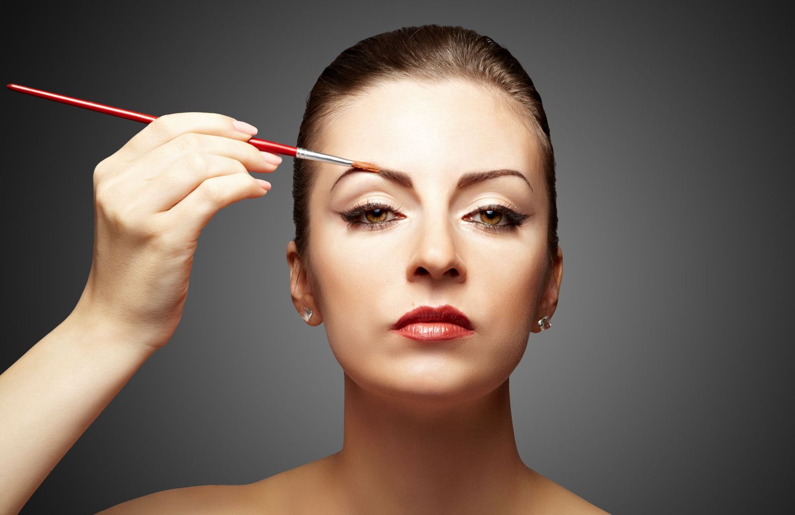 Sopracciglia rade: il make-up perfetto per renderle impeccabili 
