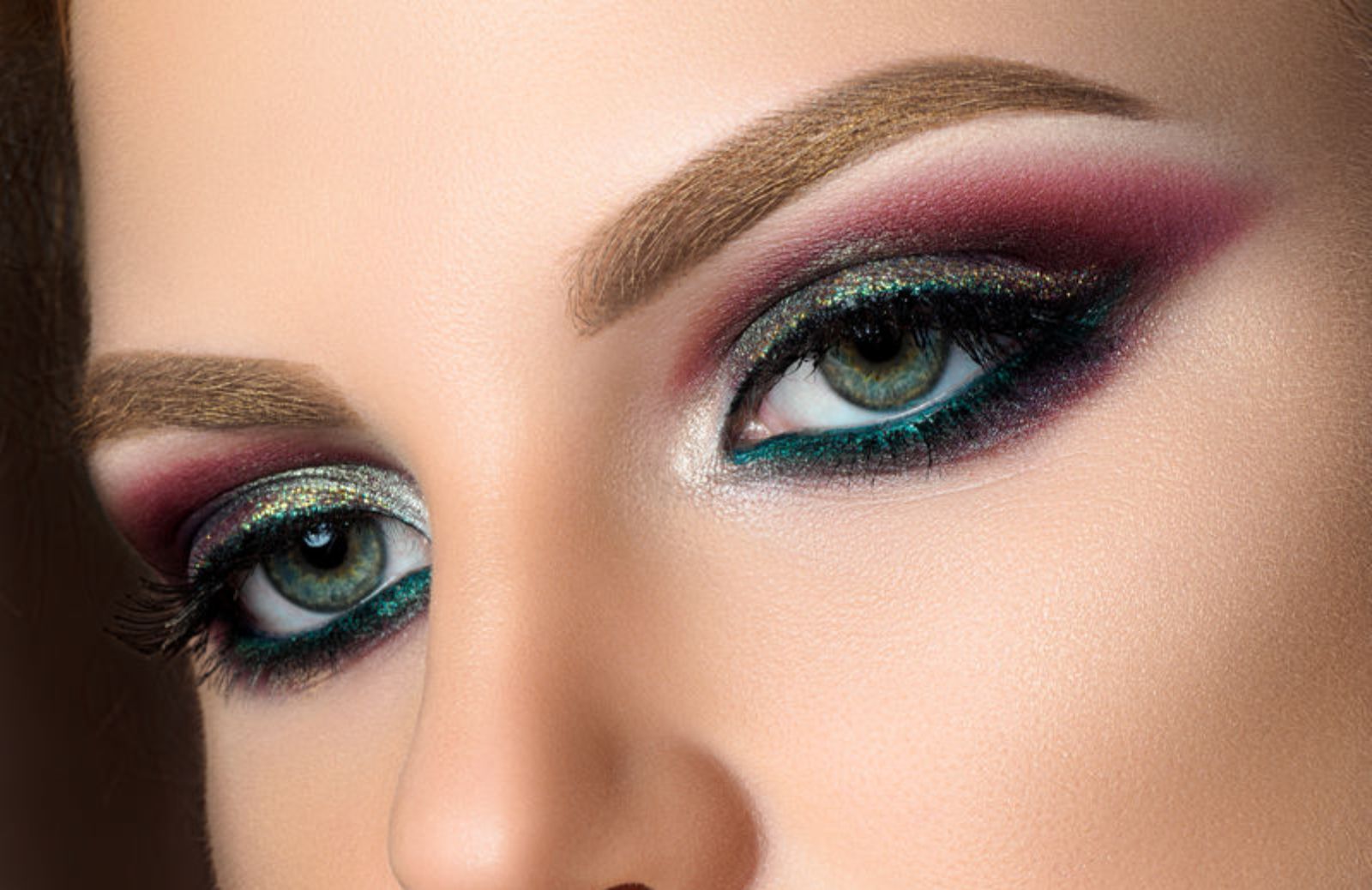 Ombretti duochrome: il makeup occhi dai riflessi cangianti