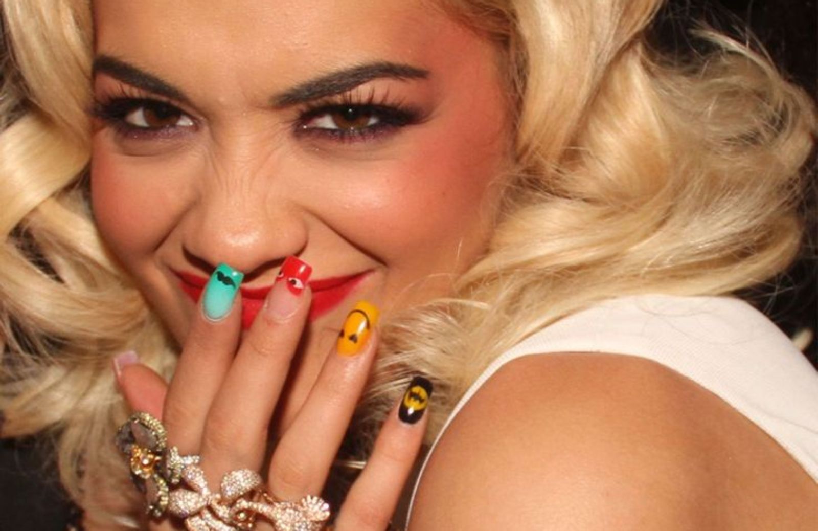 Come realizzare la manicure di Rita Ora