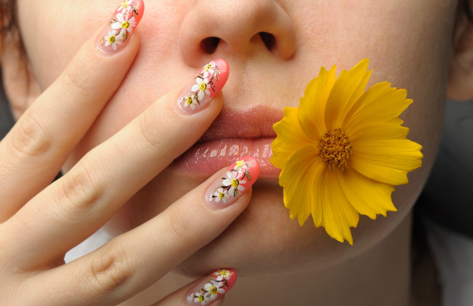 Manicure di primavera: 3 nail art da copiare