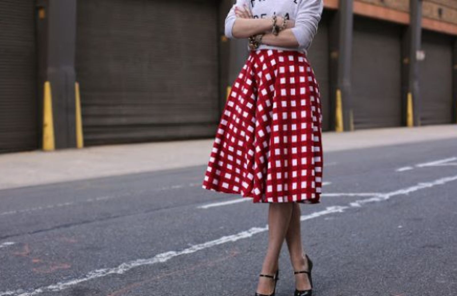 Scarpe Outfit Gonna A Ruota Corta Street Style Scarpe Per Gonna A