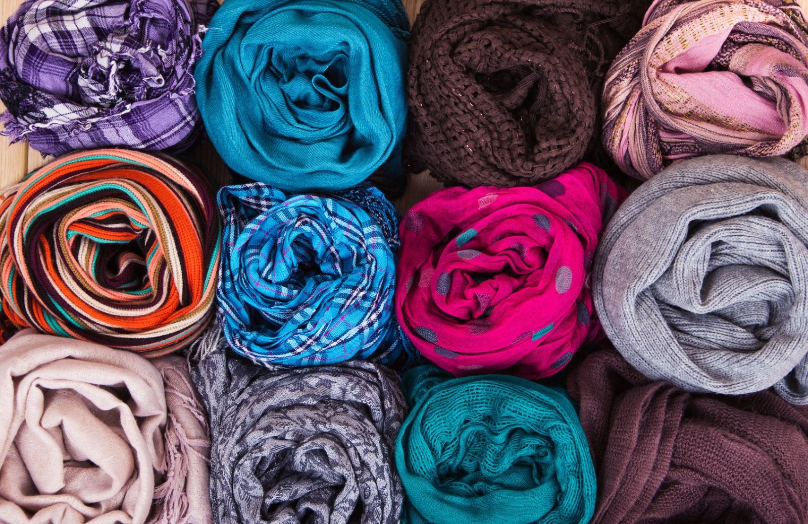 Come indossare il foulard in primavera