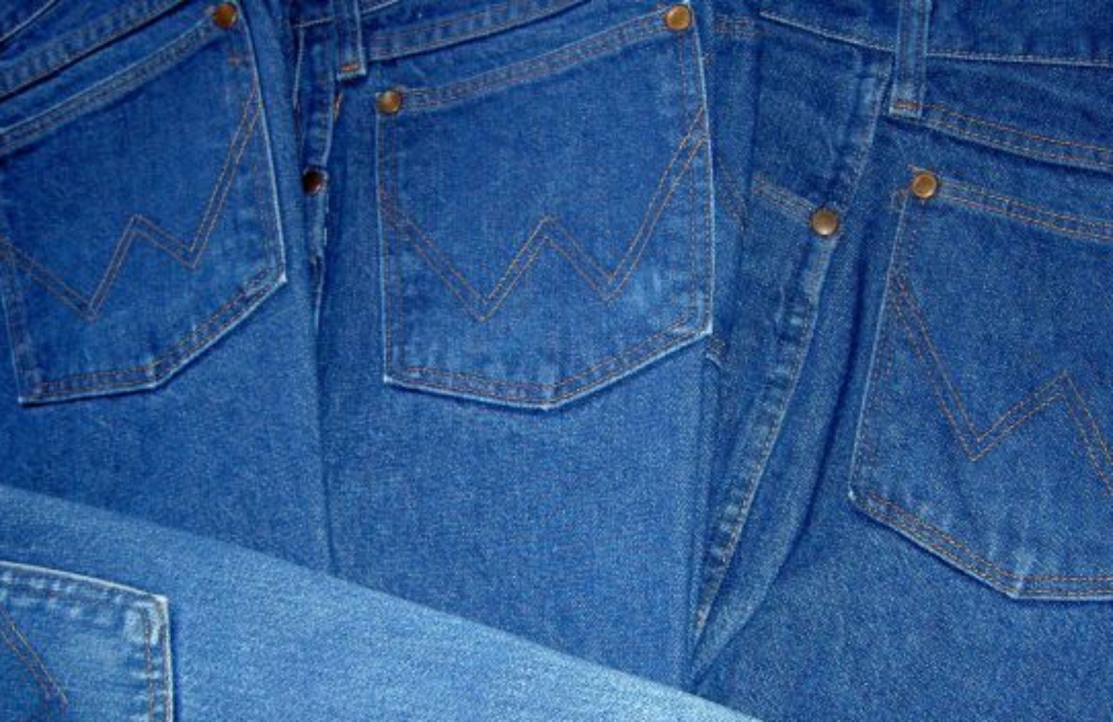 Come realizzare una gonna con vecchi jeans