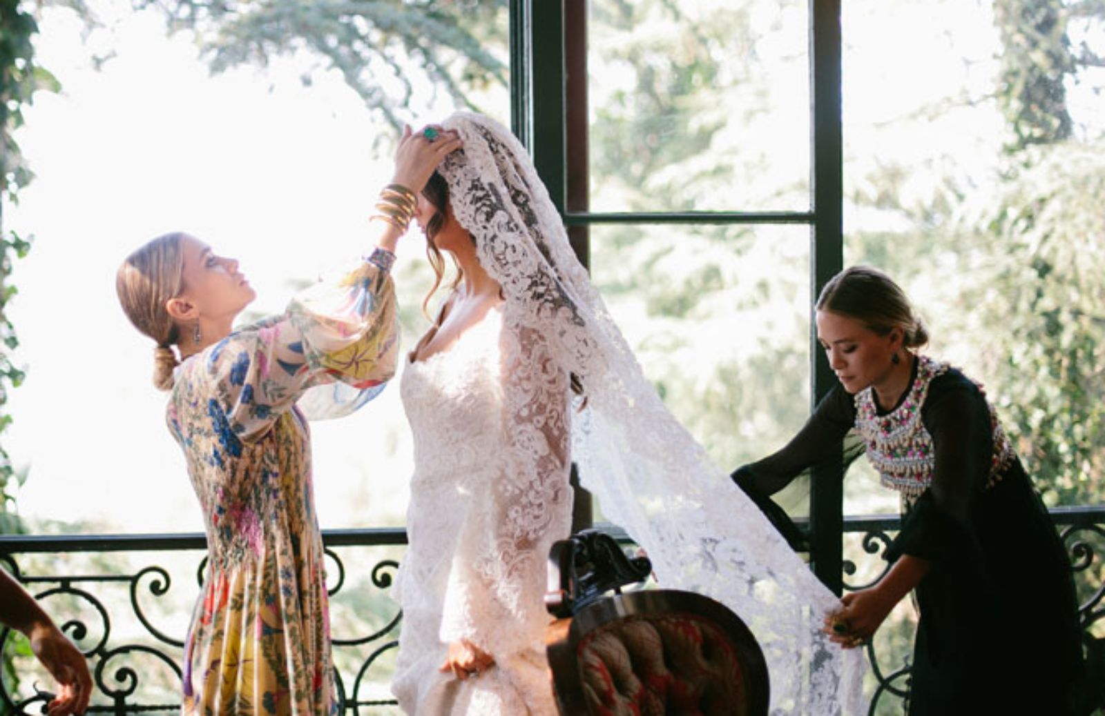 Mary Kate e Ashley Olsen: ecco il loro abito di matrimonio