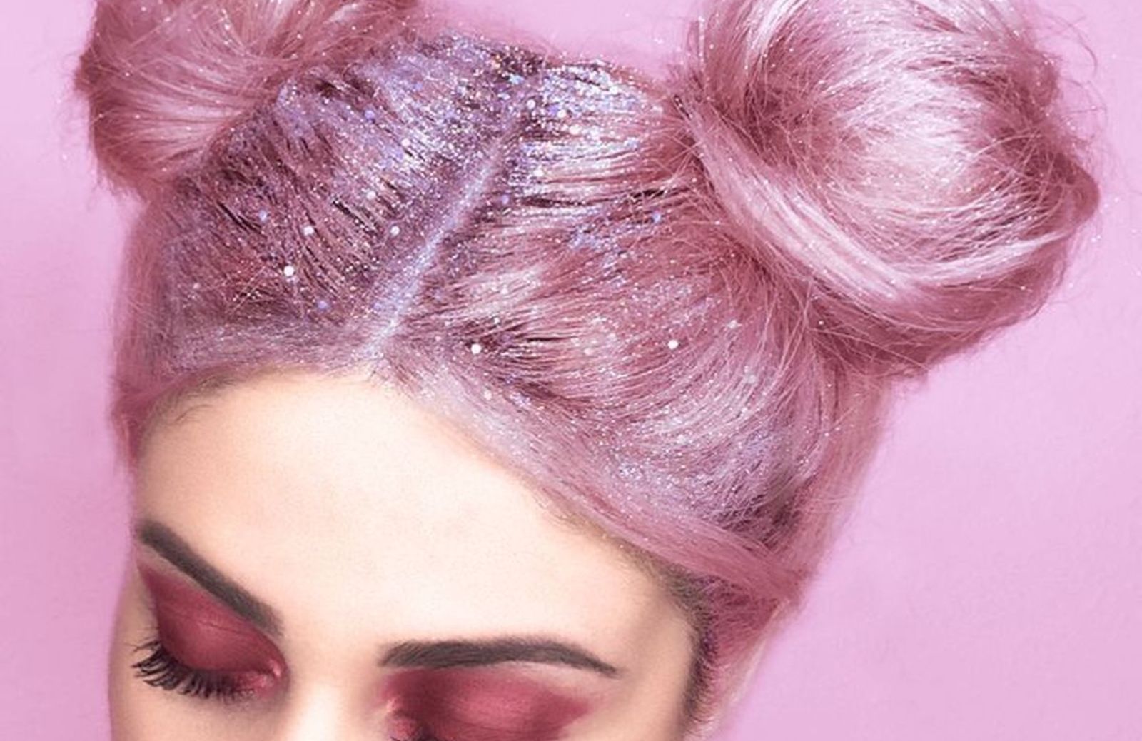 Glitter Roots: la ricrescita glitterata è il nuovo trend