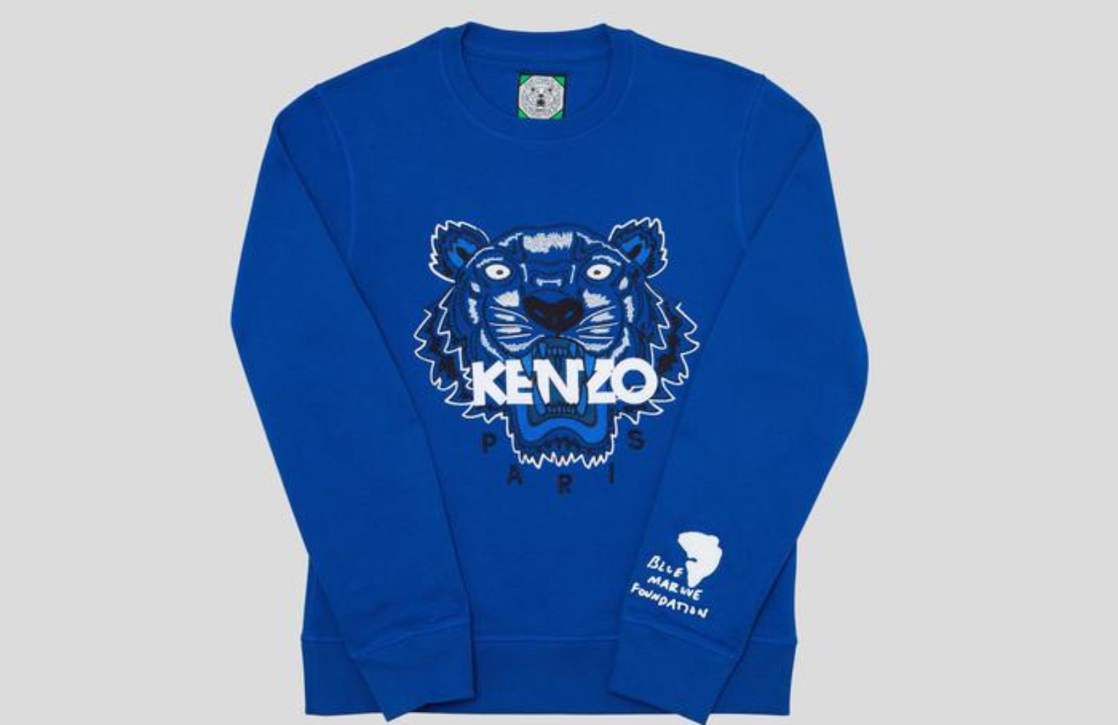 La felpa tiger di Kenzo si veste di blu