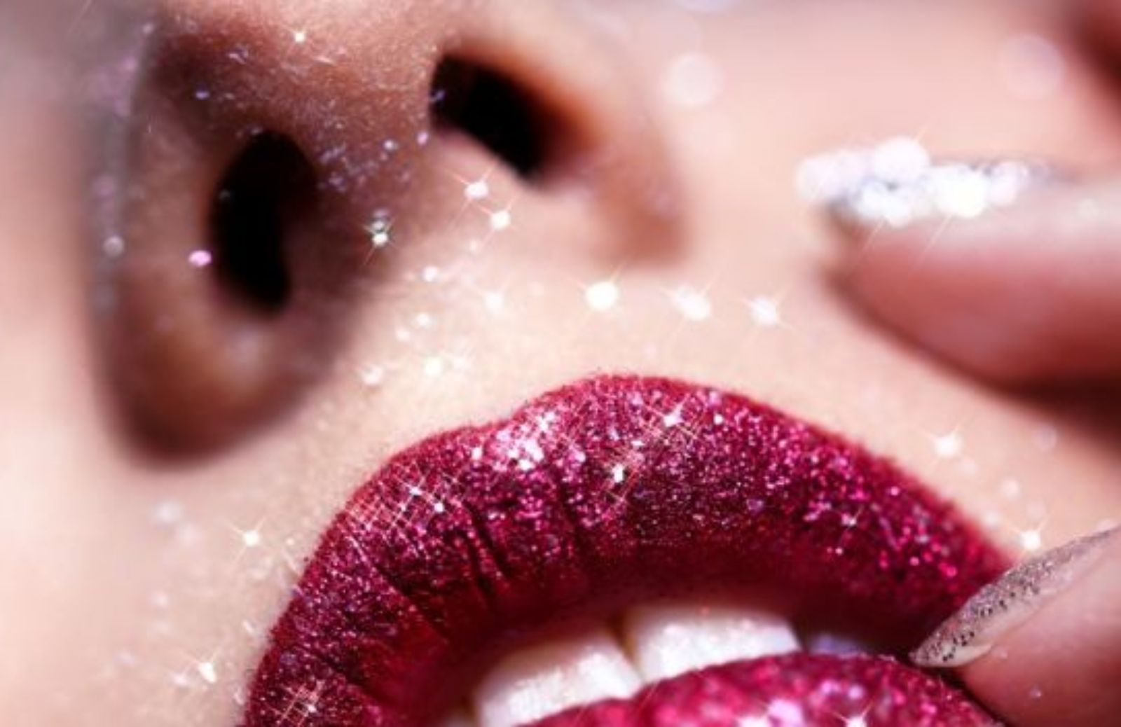 Labbra perfette: ecco il primo CC Lipstick by Giorgio Armani
