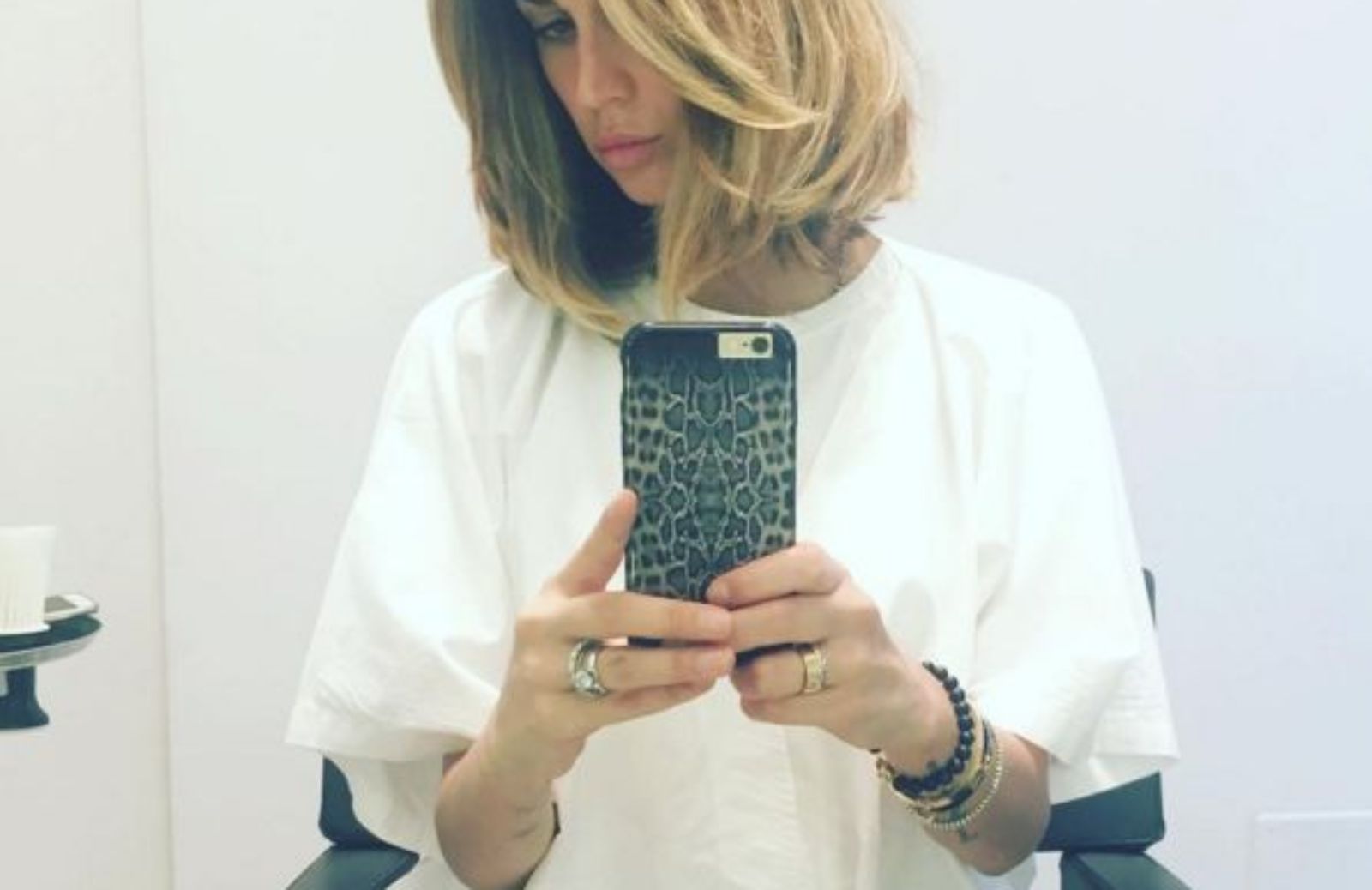 Melissa Satta cambia look per Natale
