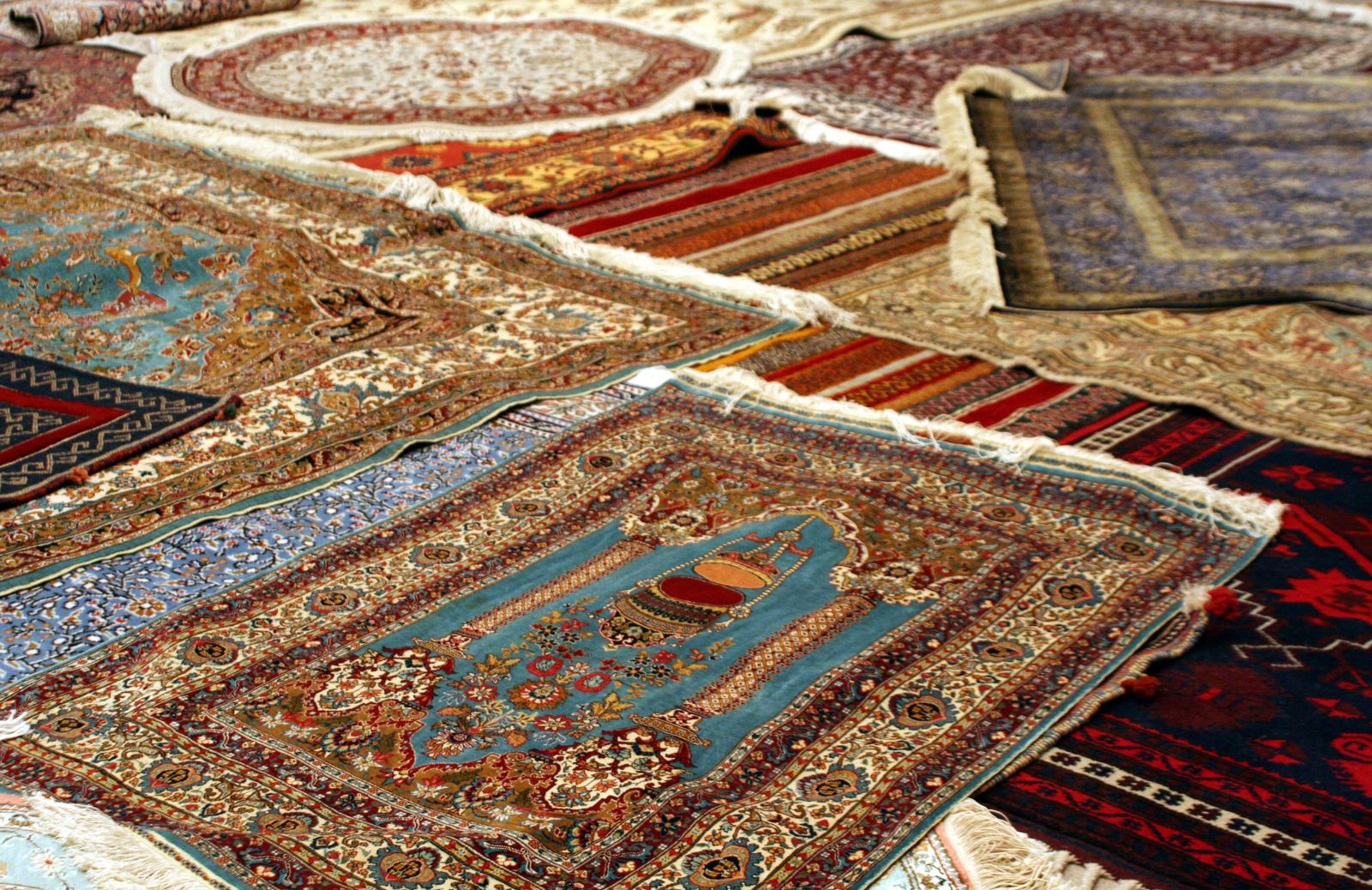 Come riconoscere le principali tipologie di tappeti