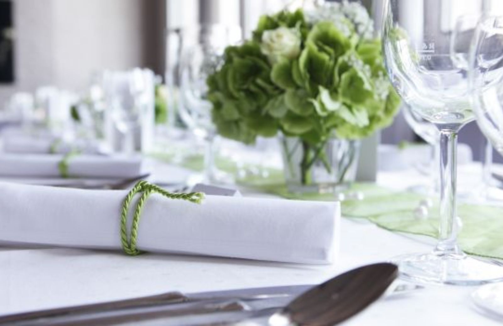 Apparecchiare a regola d’arte: table settings formale e informale