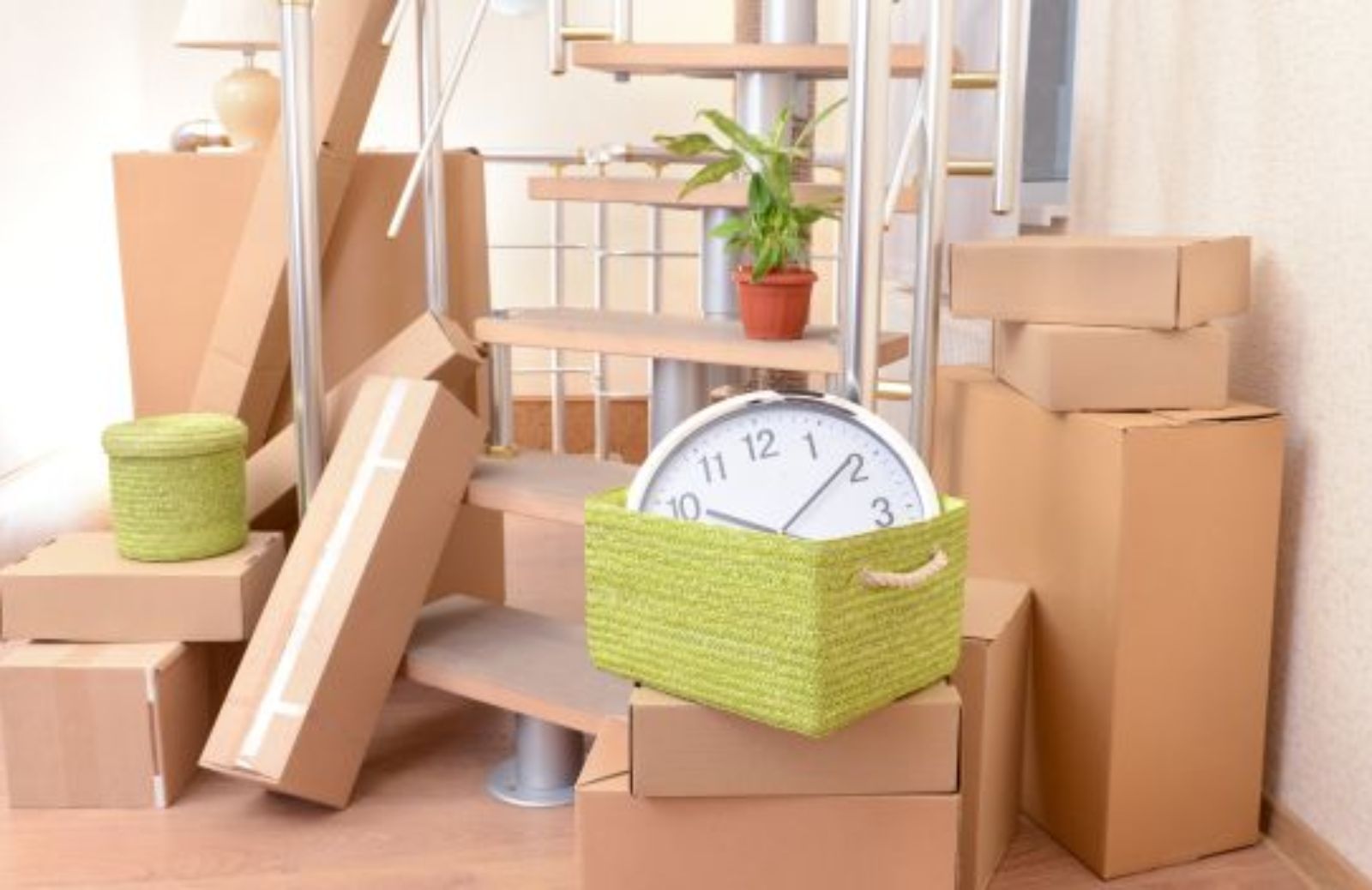Come organizzare lo spazio in casa con scatole e contenitori