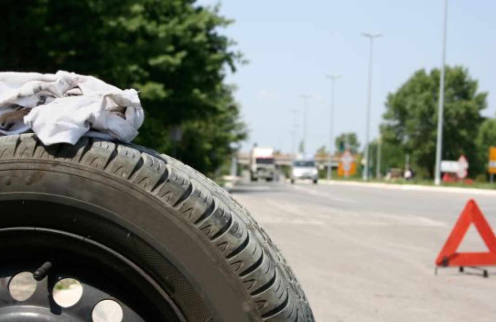 Come sostituire uno pneumatico dell’automobile