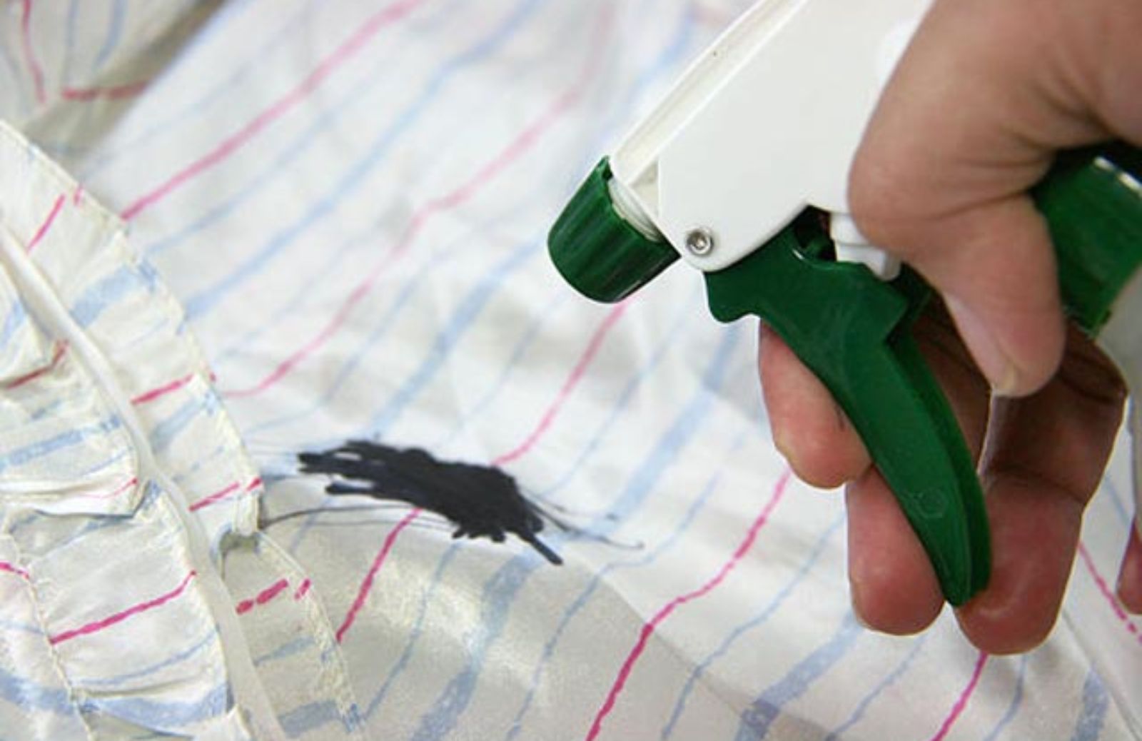 Come eliminare le macchie di inchiostro 
