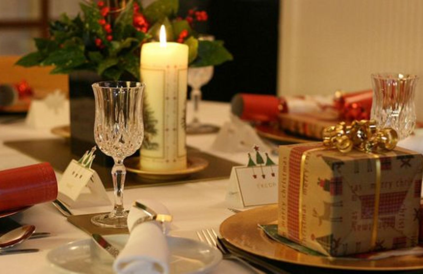 Apparecchiare la tavola a Natale: i segnaposto
