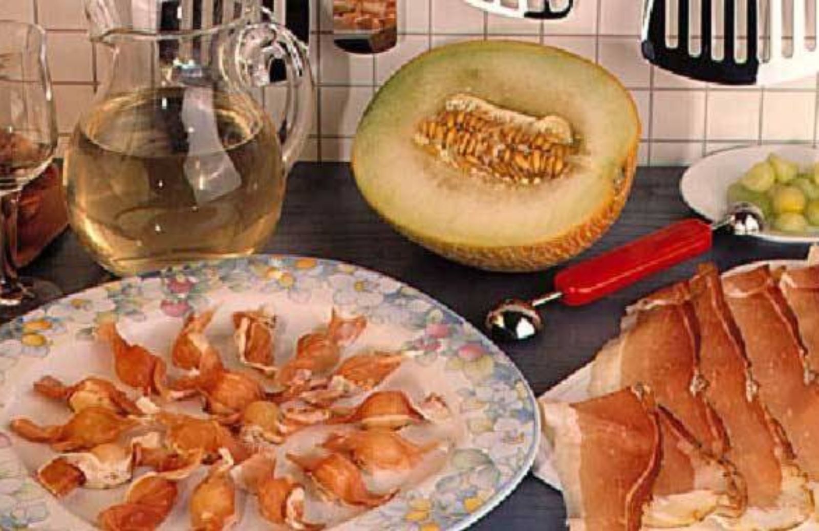 Caramelle di speck e melone: la ricetta di un fresco antipasto