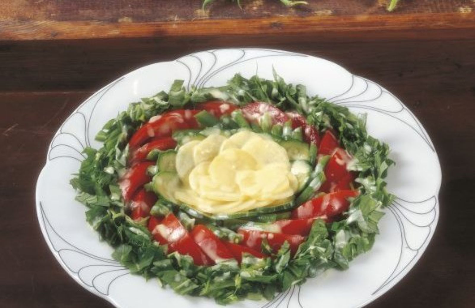 Insalata aiuola: l'antipasto alle verdure con un'attenzione speciale alla mise en place