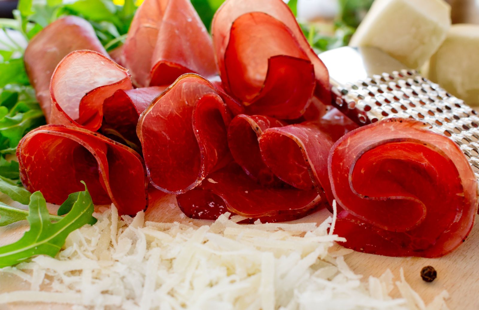 Veloce e light: il carpaccio di bresaola, rucola e grana