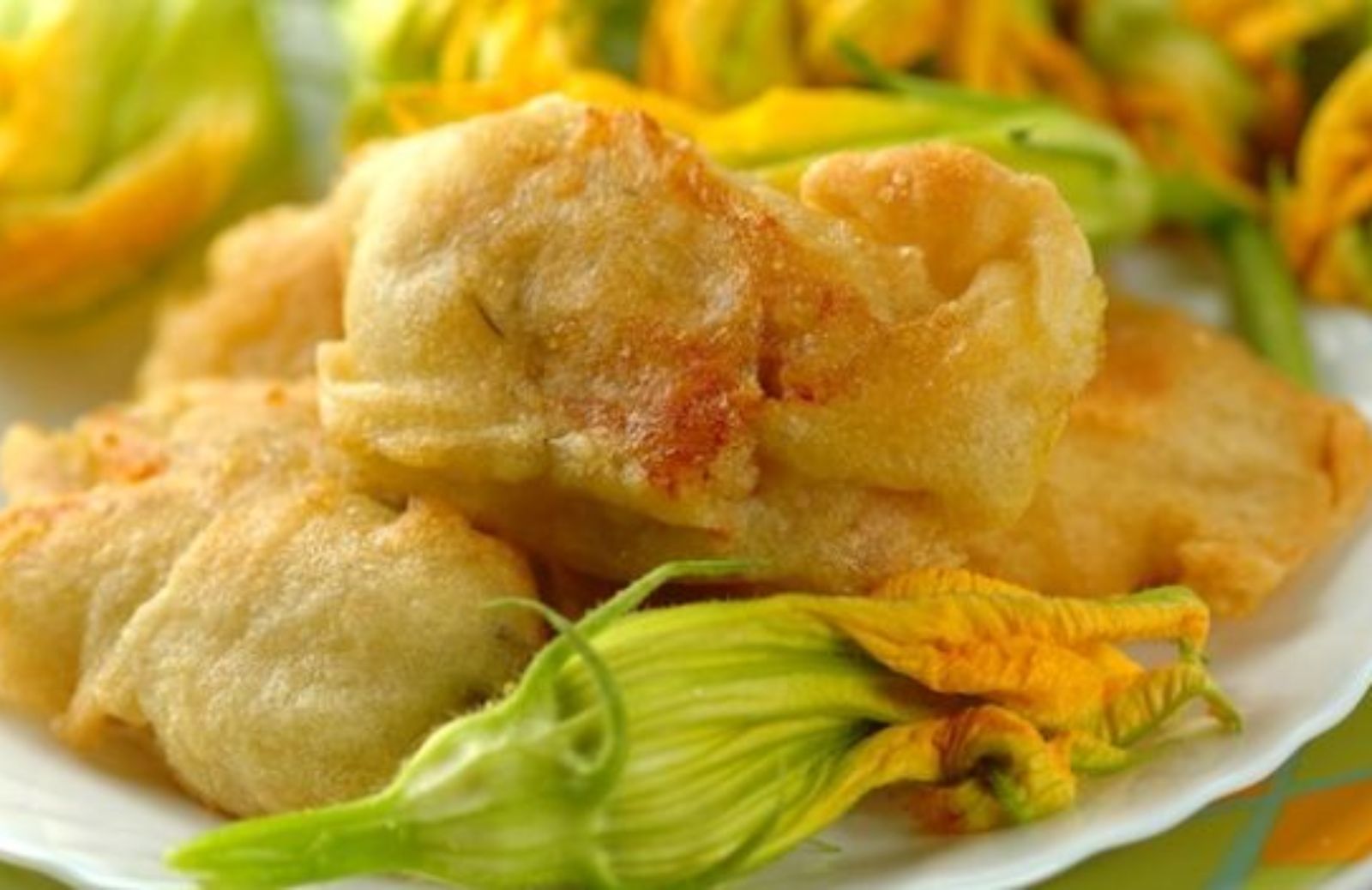 Come fare i fiori di zucca fritti