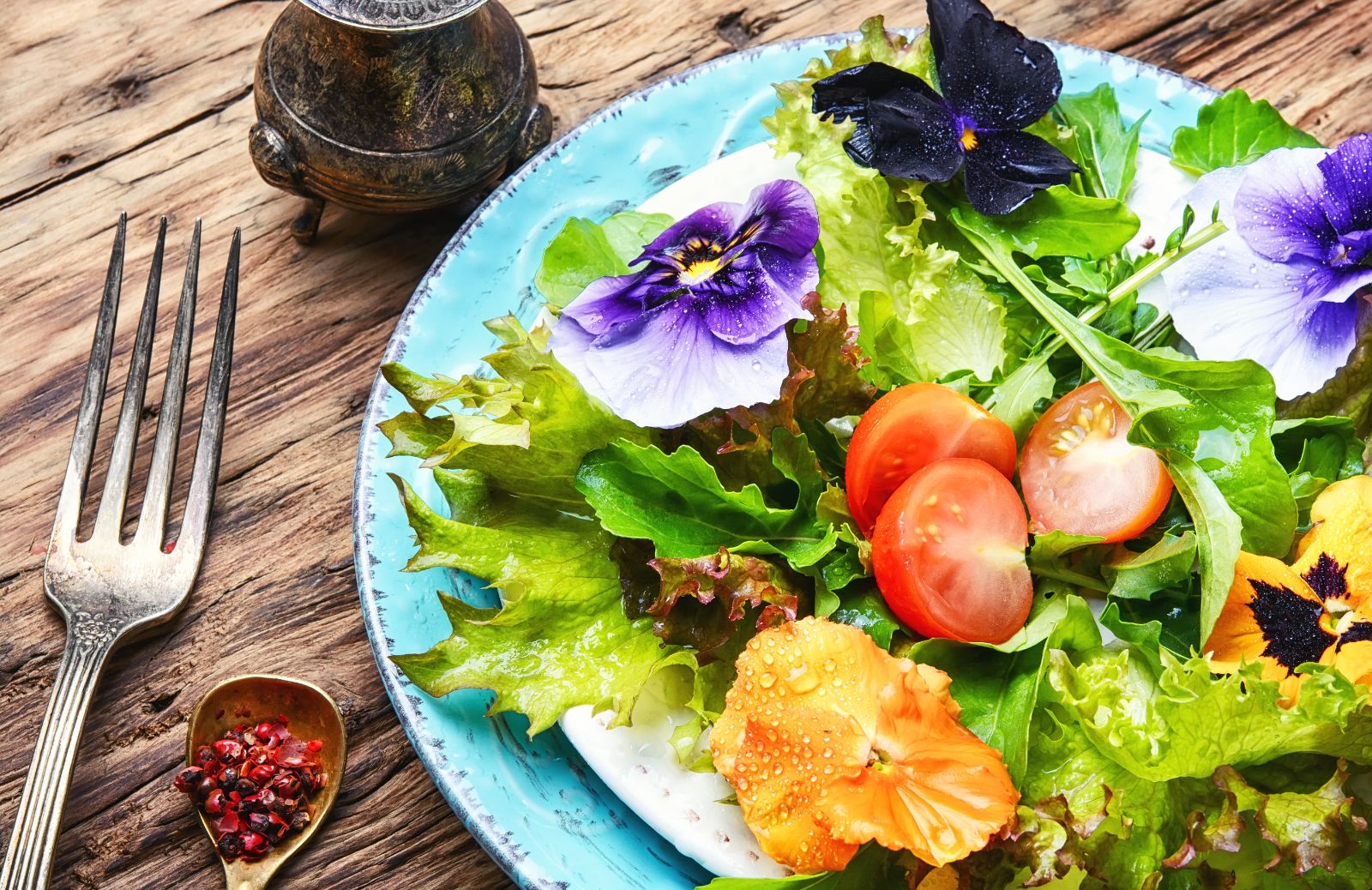 Come fare un'insalata di fiori