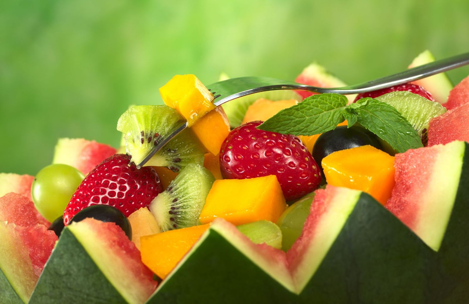 Anguria ripiena di frutta e gelatina, la ricetta facile