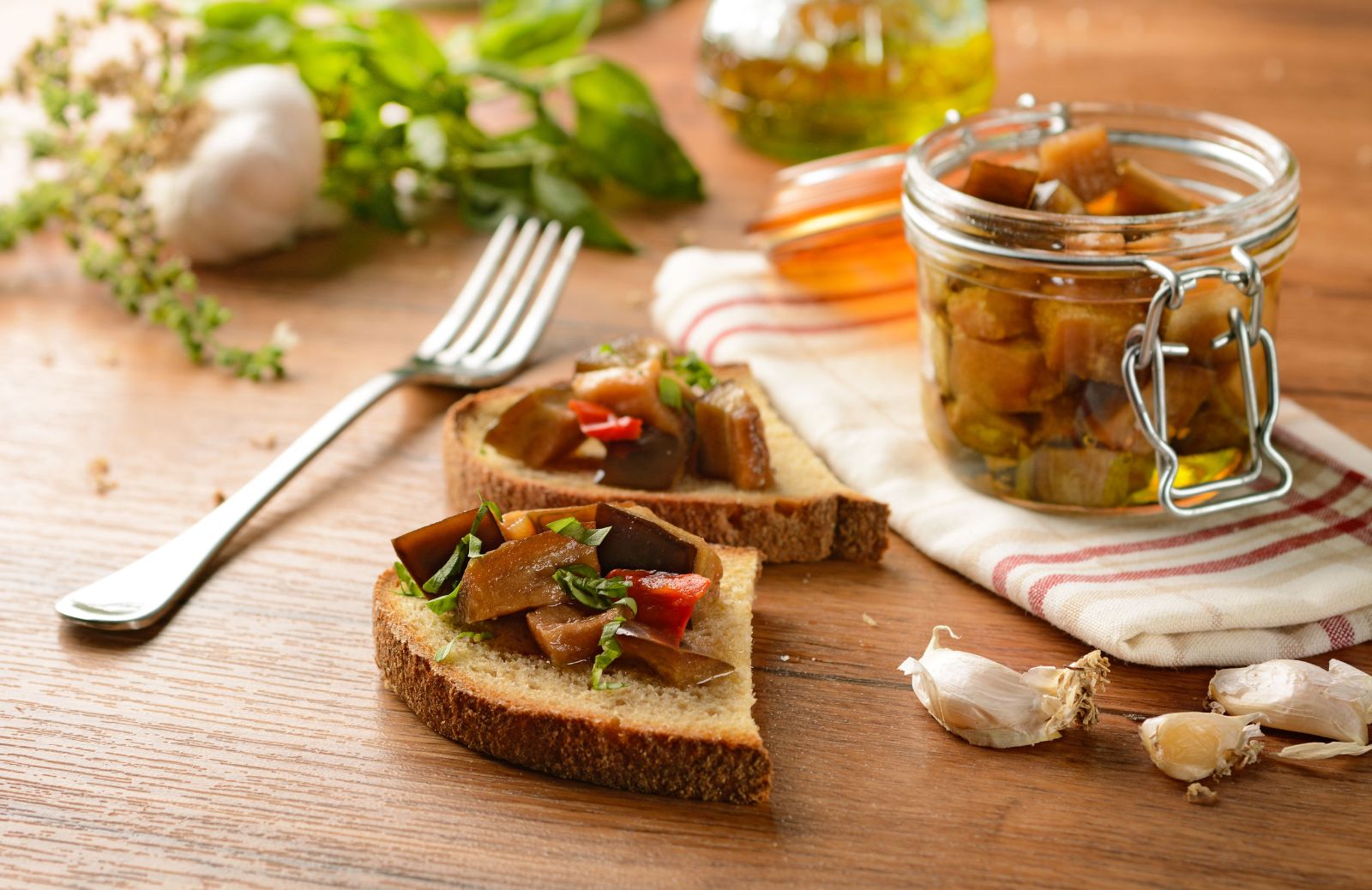 Come fare la conserva di melanzane sott'olio