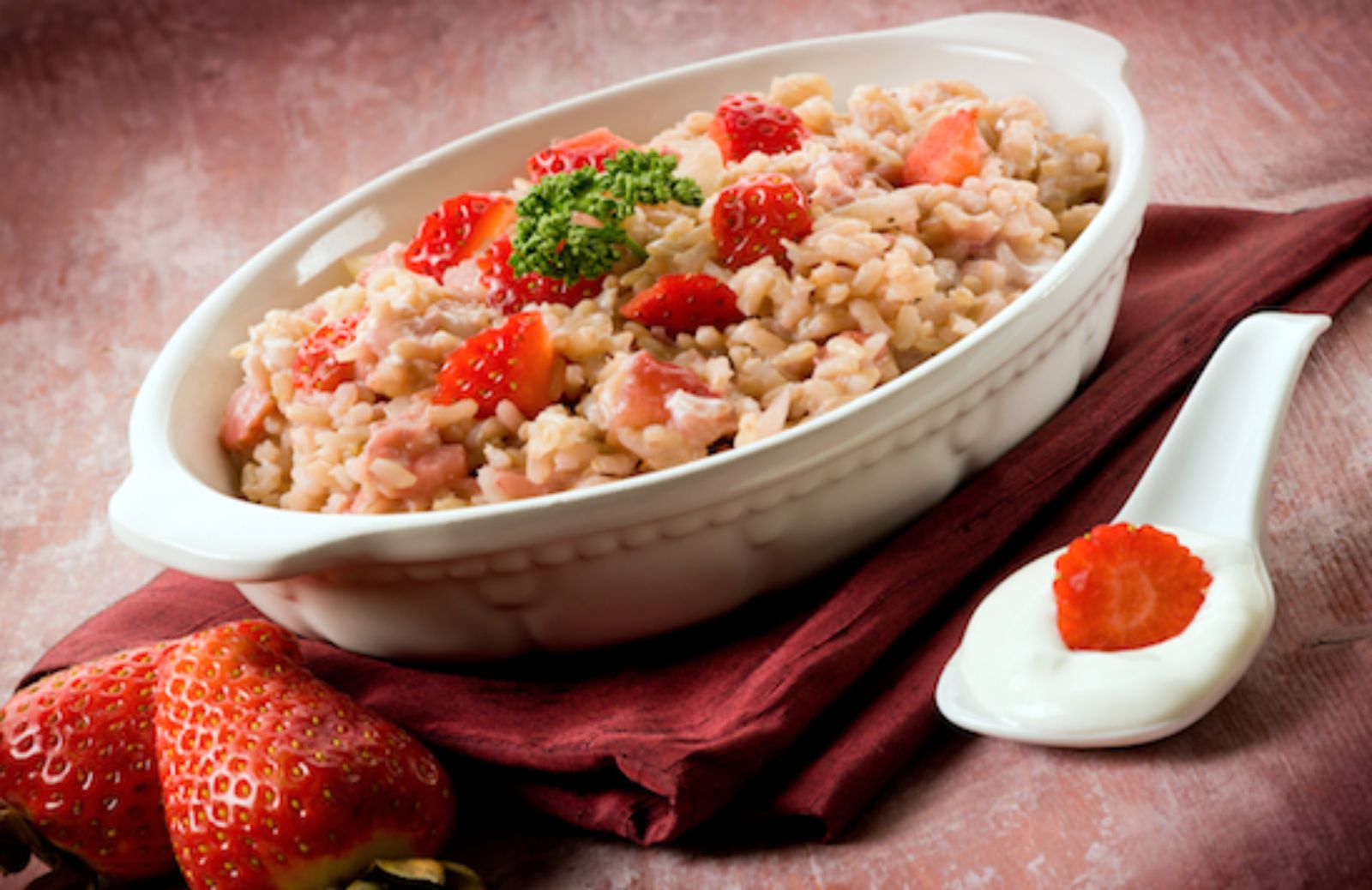 Come fare il risotto alle fragole, la ricetta ideale per la primavera