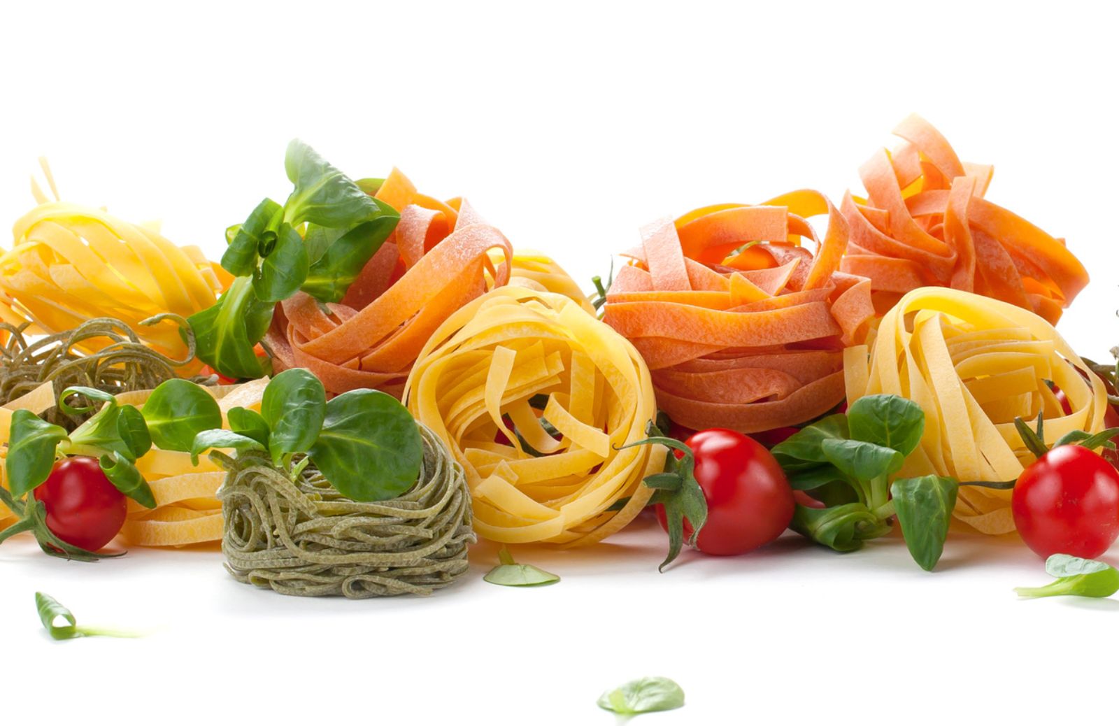 Come fare le tagliatelle tricolore al pesto di menta