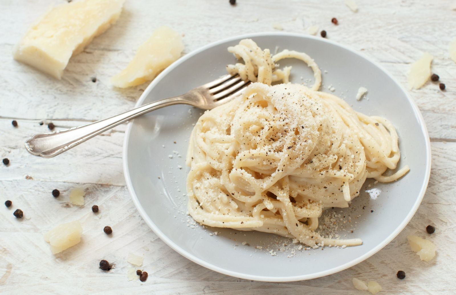 Come si fa la pasta cacio e pepe