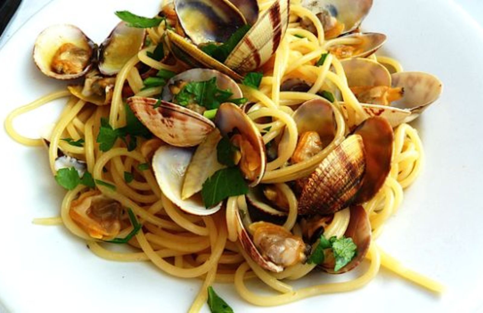 Come si fanno gli spaghetti alle vongole