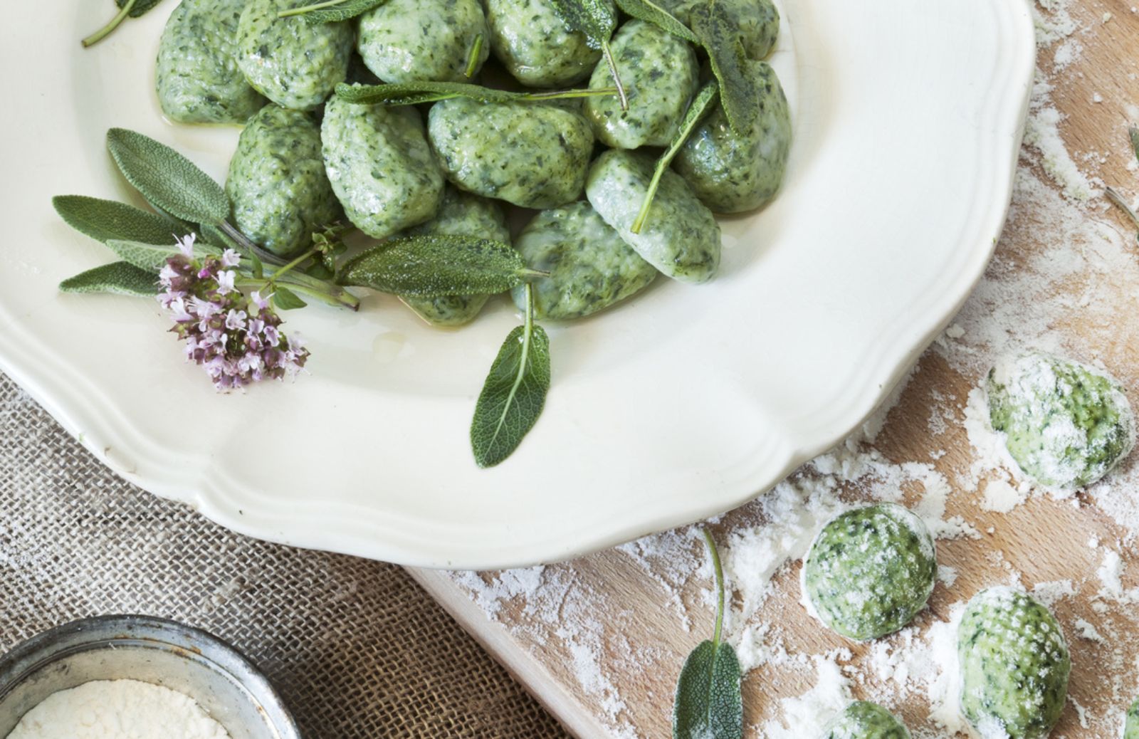 Gnocchi verdi di ricotta al profumo di limone: come rivisitare un evergreen