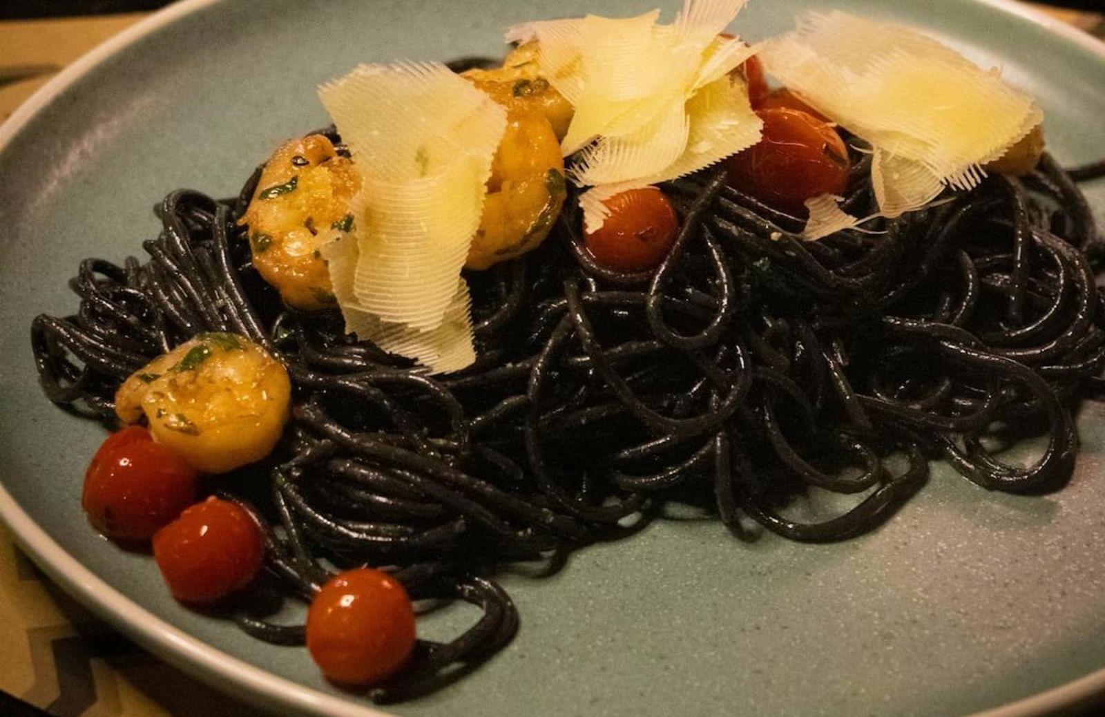 Spaghetti al nero di seppia: ricetta della nonna