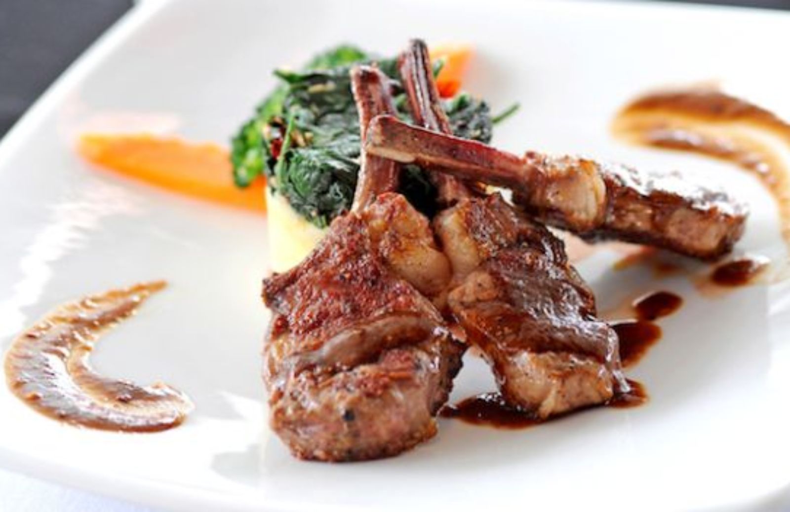 Come fare le costolette d'agnello alla provenzale