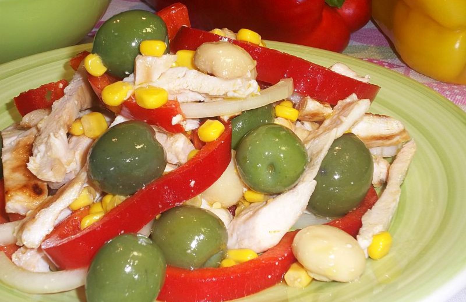 Insalata di pollo light: la leggerezza del piatto unico