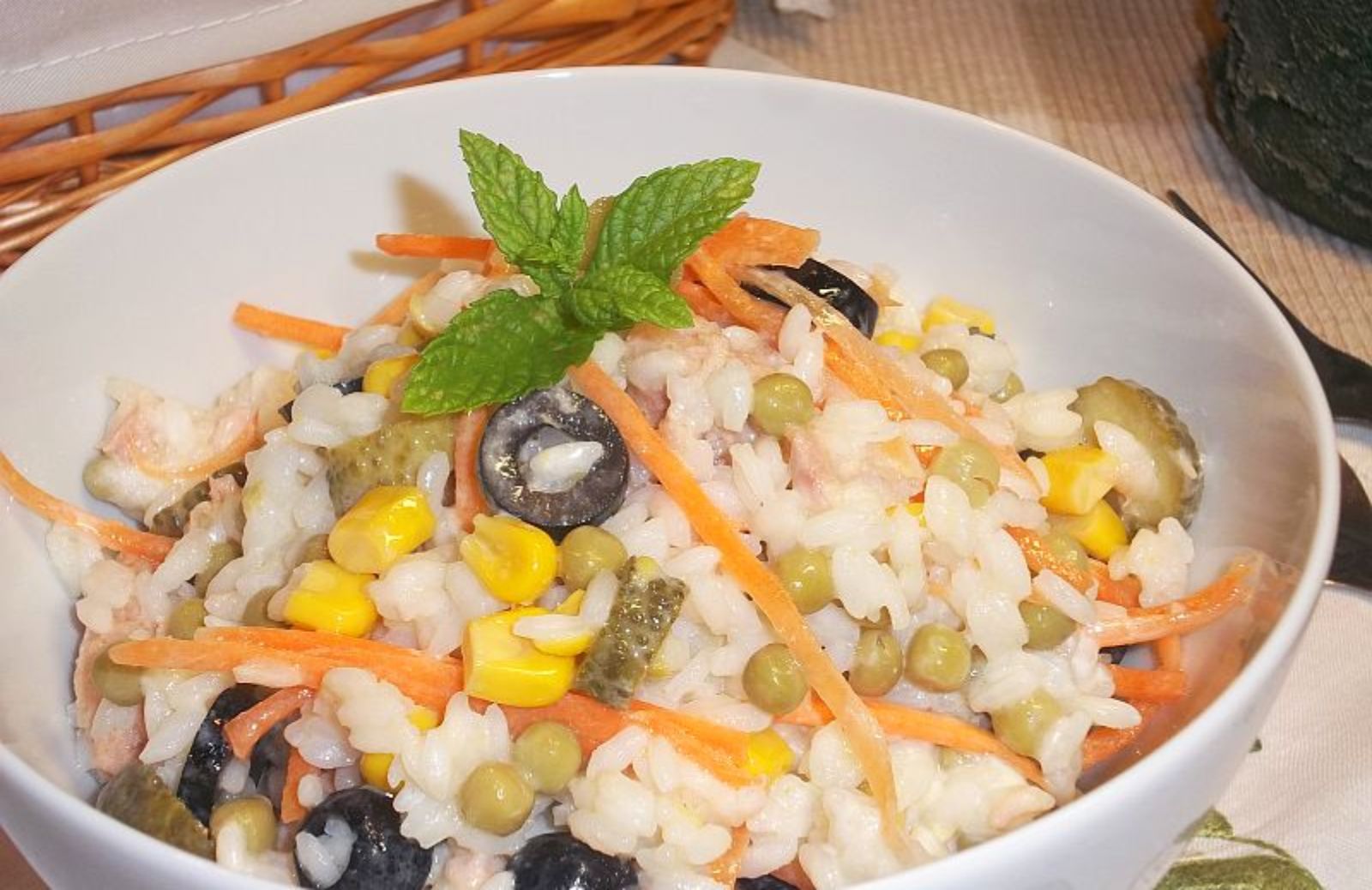 Insalata di riso: la ricetta del piatto estivo per eccellenza