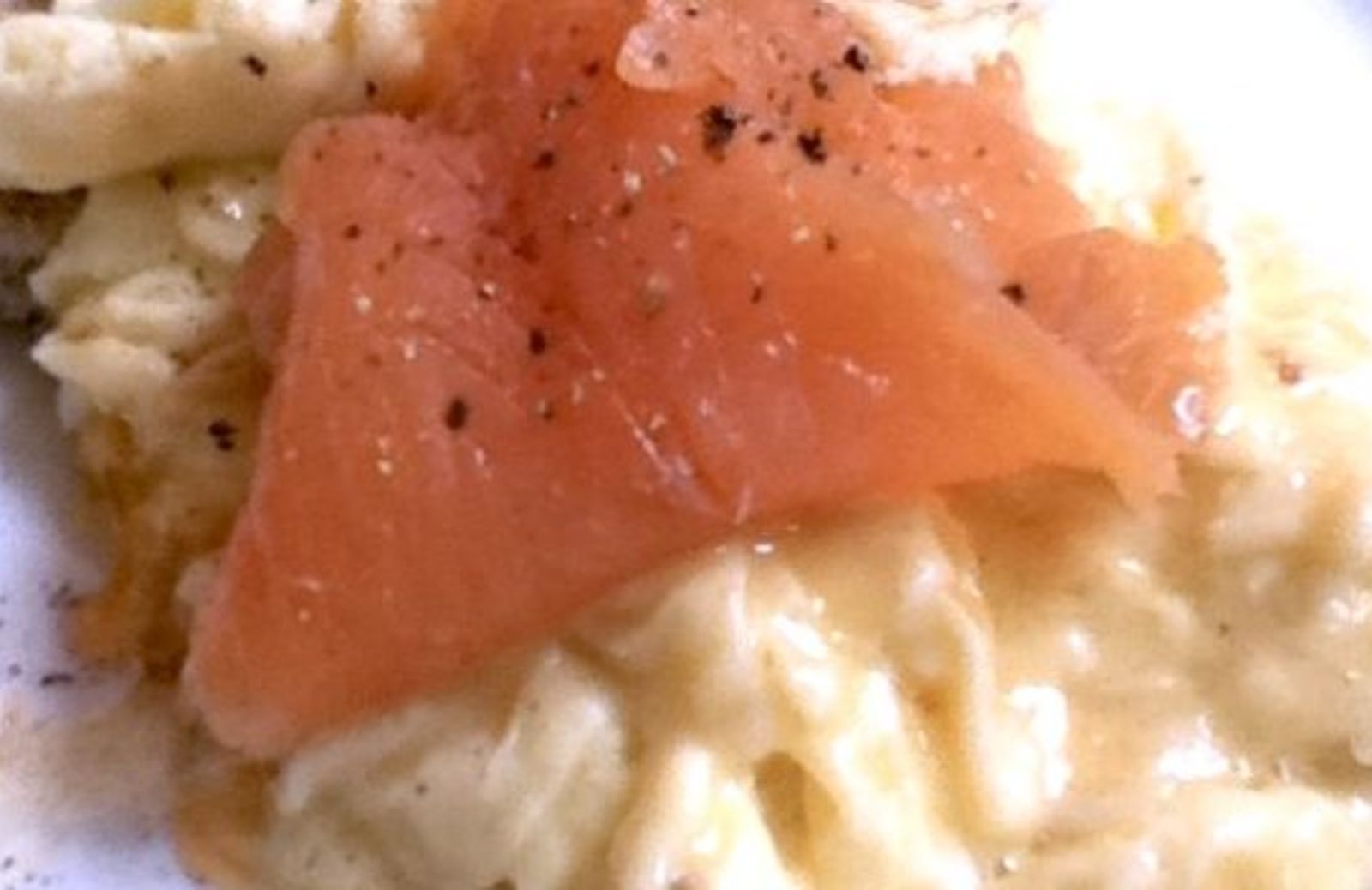 Come fare un risotto alla crema di salmone per la vigilia di Natale