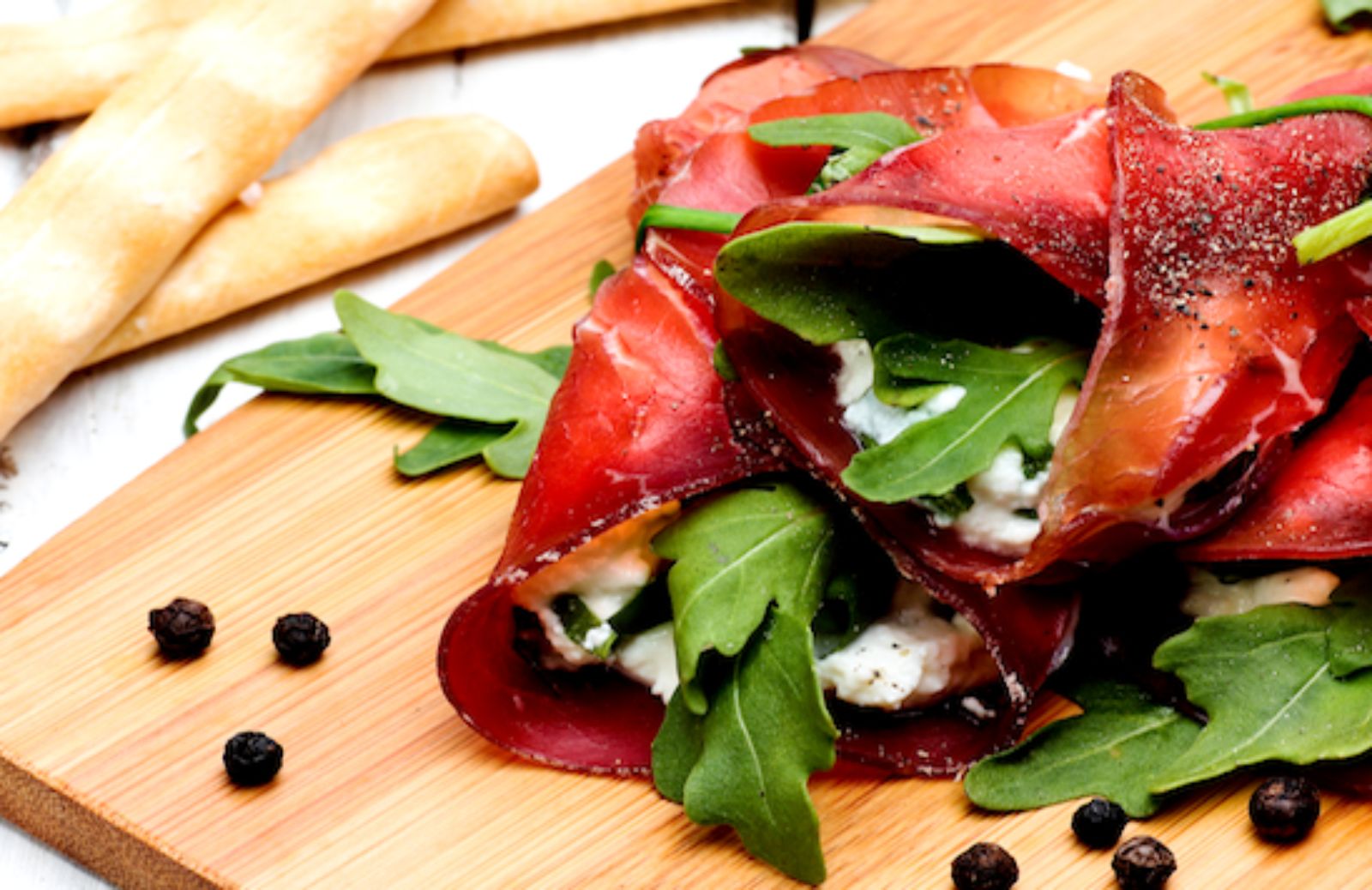 Antipasti tricolore alla bresaola