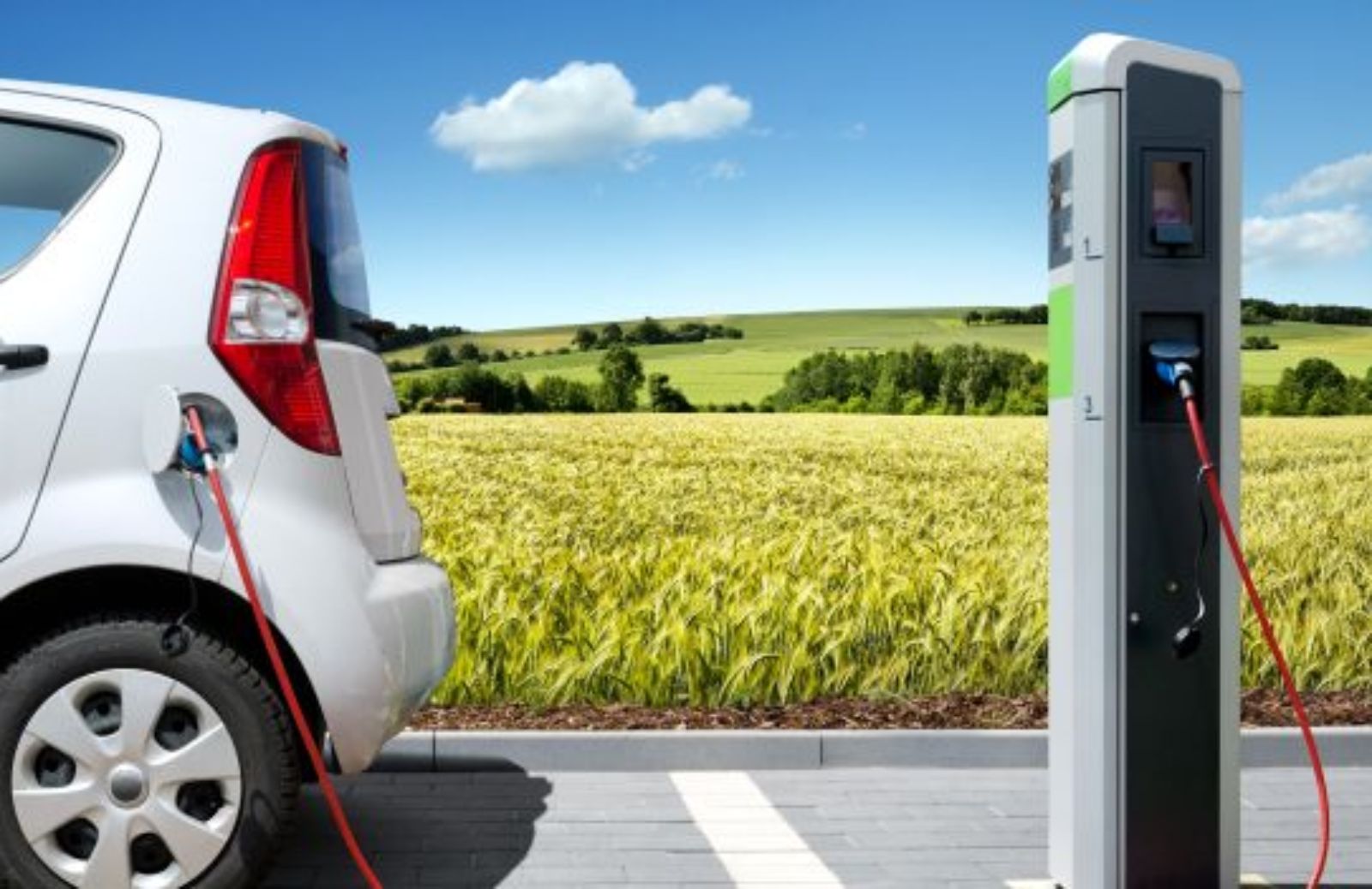Come favorire la mobilità sostenibile guidando un’auto elettrica