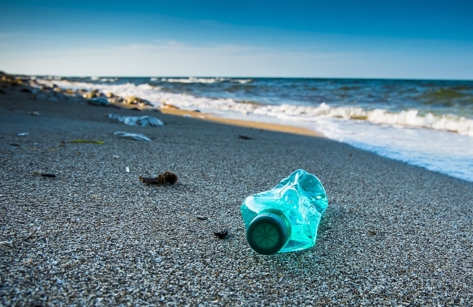 Negli oceani 269 mila tonnellate di plastica