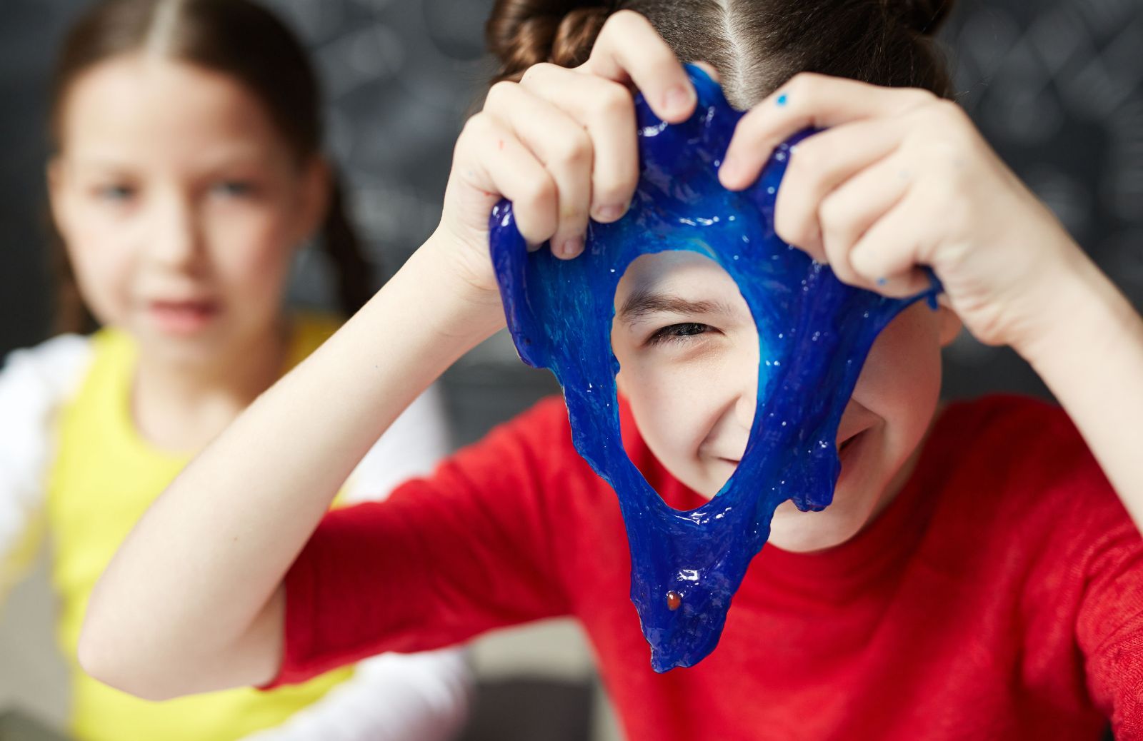 Slime: 3 ricette per fare in casa la gelatina per bambini