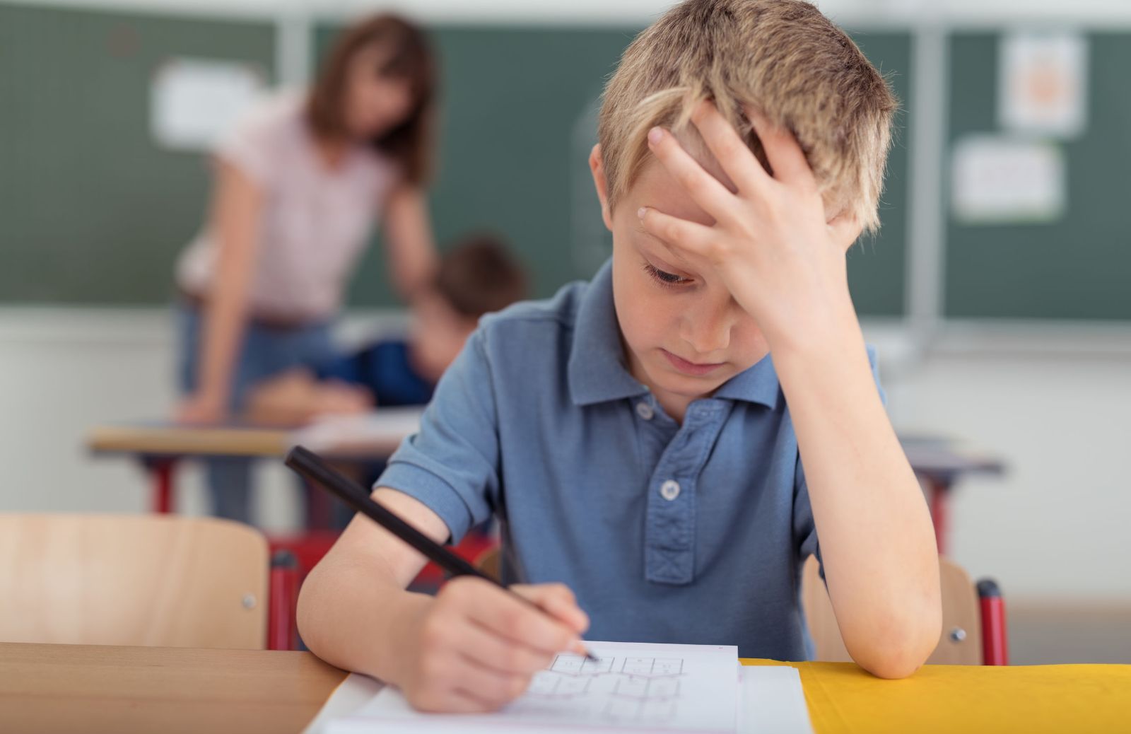 Come aiutare un bambino che soffre di dislessia a studiare